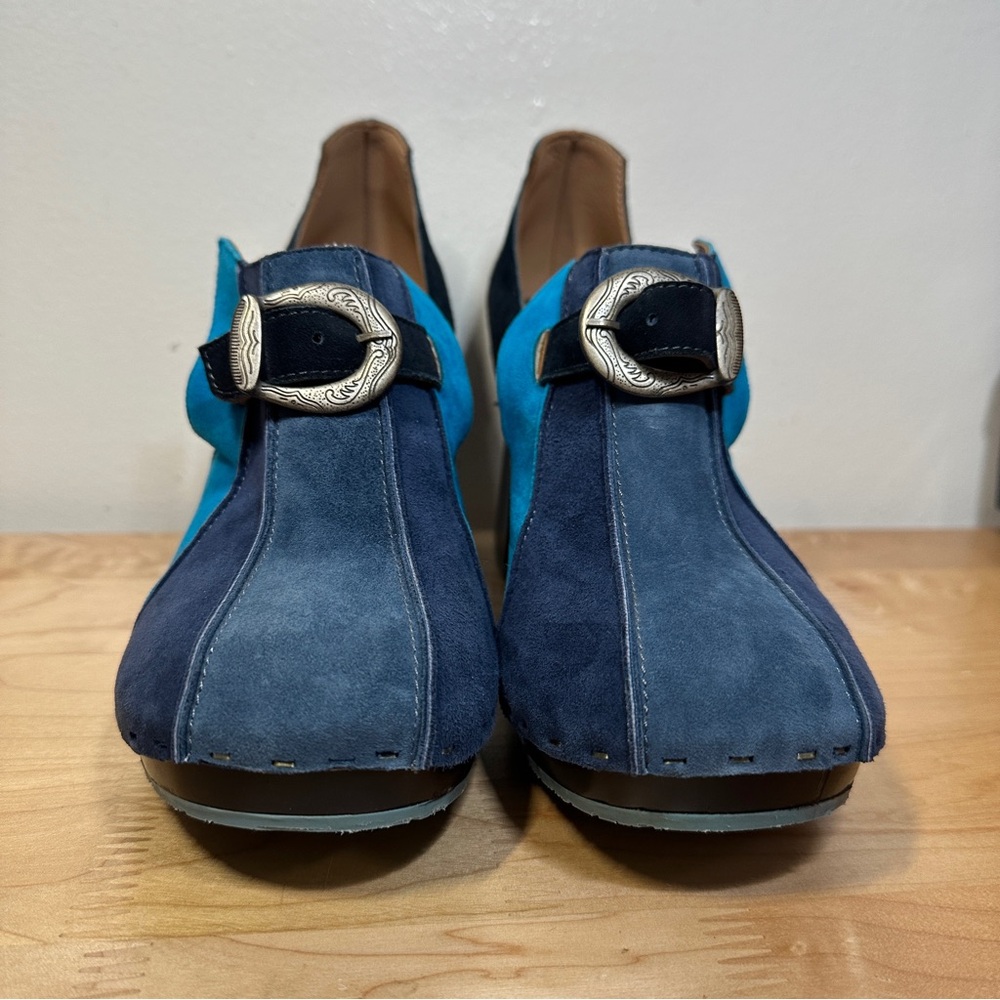 John Fluevog Summer of Love Clog Heels Amor Blue Suede Buckle Shoes 8.5